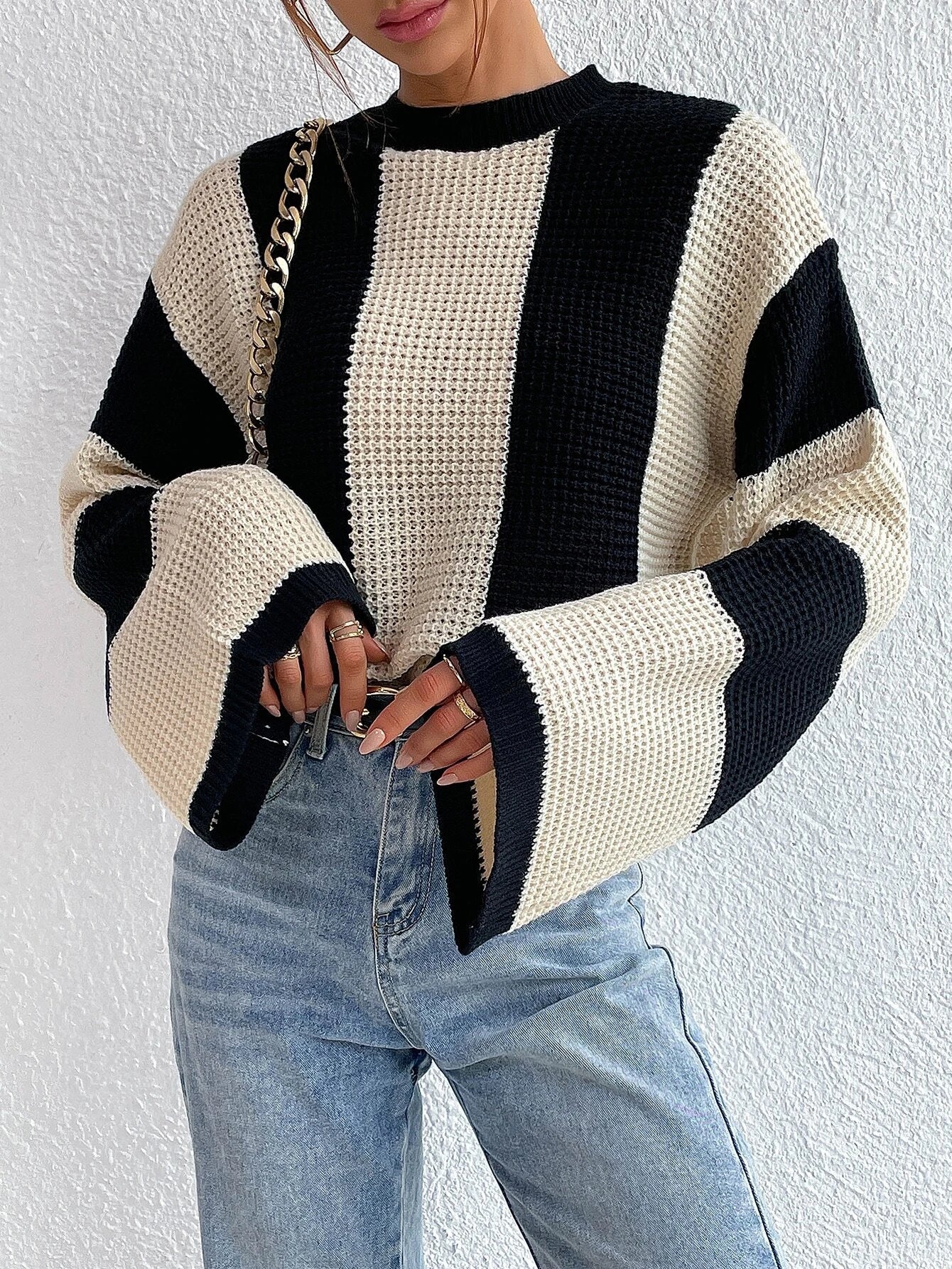 Pull Femme | Rayures Contrastées et Coupe Droite | Idéal pour un look casual tendance et confortable