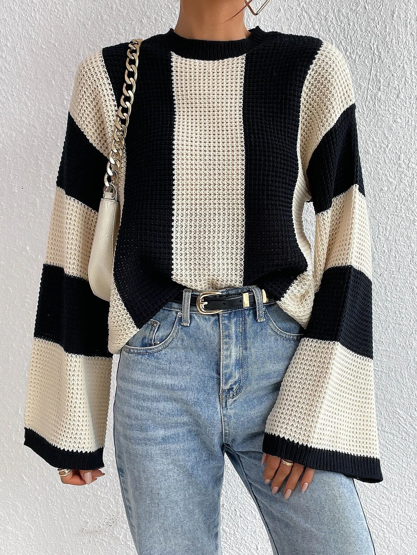 Pull Femme | Rayures Contrastées et Coupe Droite | Idéal pour un look casual tendance et confortable