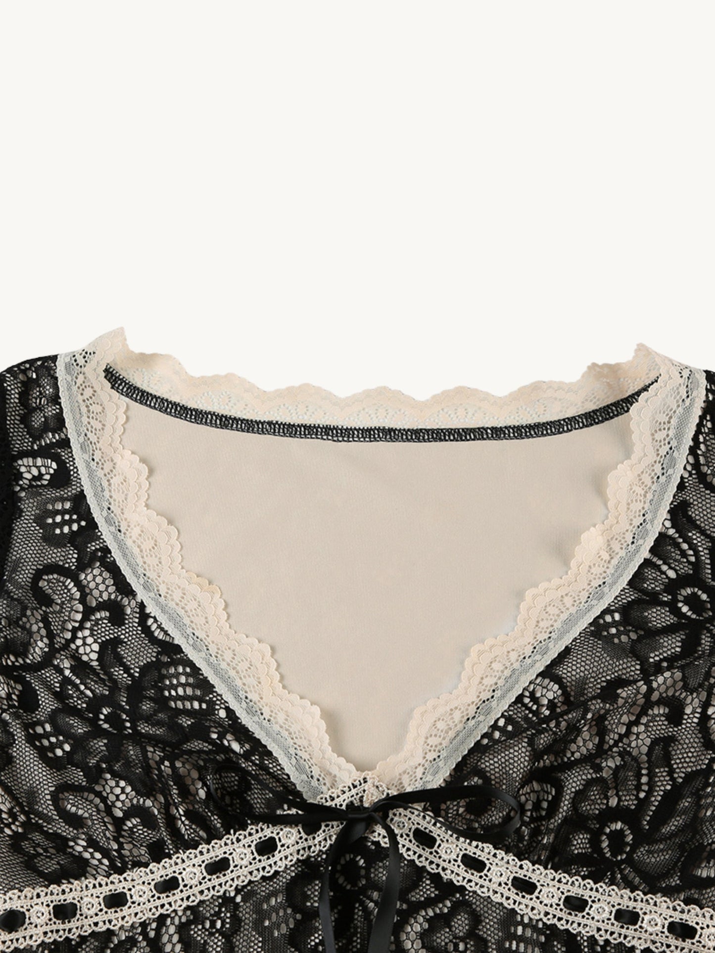 Top Dentelle | Laçage | Manches Évasées | Idéal pour soirées chics