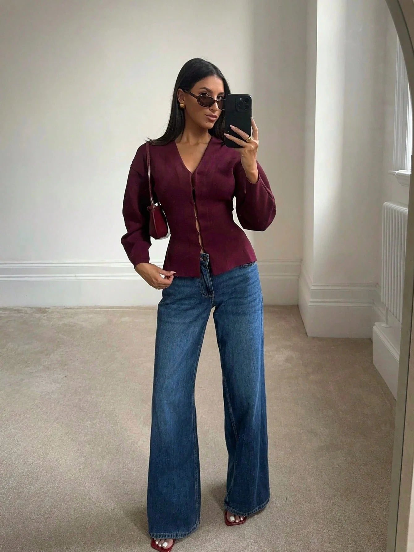 Cardigan Femme | Coupe Cintrée | Col V Élégant | Parfait pour l’automne et les looks structurés