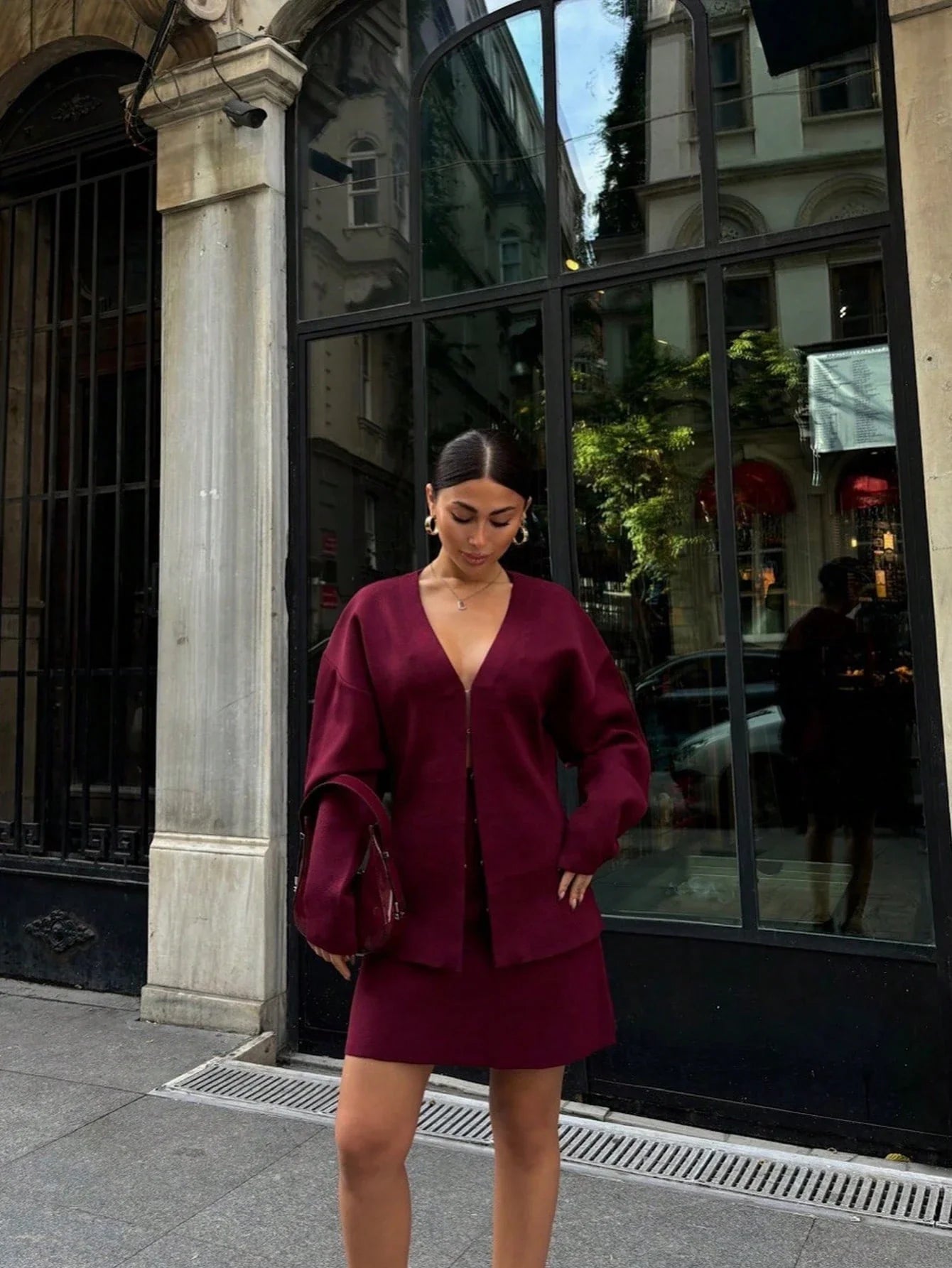 Cardigan Femme | Coupe Cintrée | Col V Élégant | Parfait pour l’automne et les looks structurés