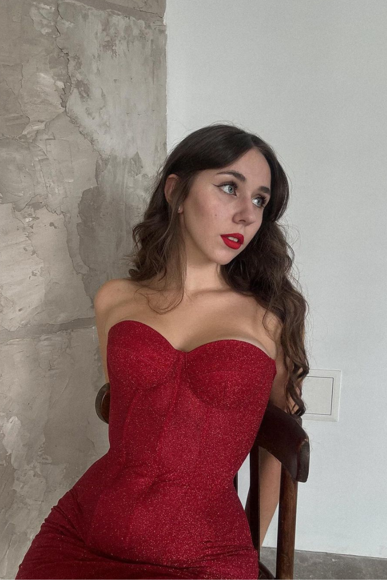 Robe Bustier | Coupe Moulante Scintillante | Laçage au Dos | Idéale pour Soirée Chic ou Événement