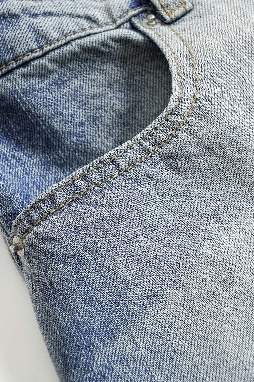 Jean Large | Délavé Dégradé | Taille Haute | Idéal pour look streetwear