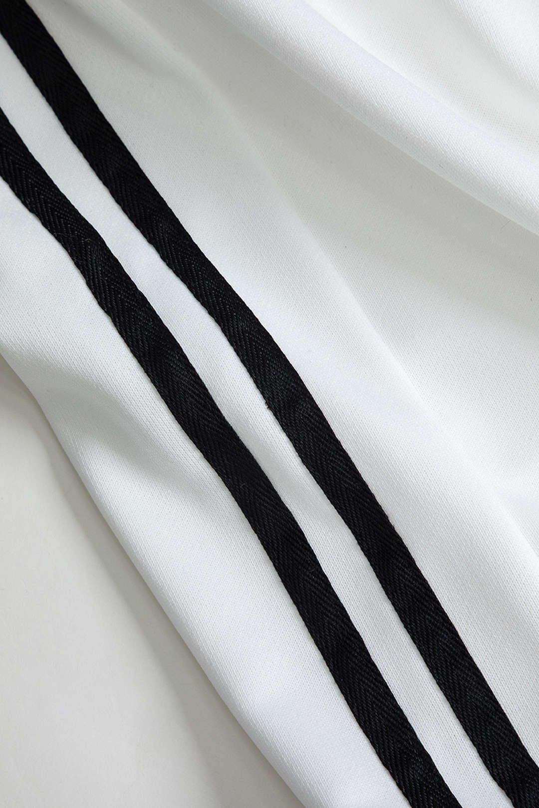 Pantalon de survêtement | Coupe Large | Bandes contrastées | Parfait pour détente et streetwear