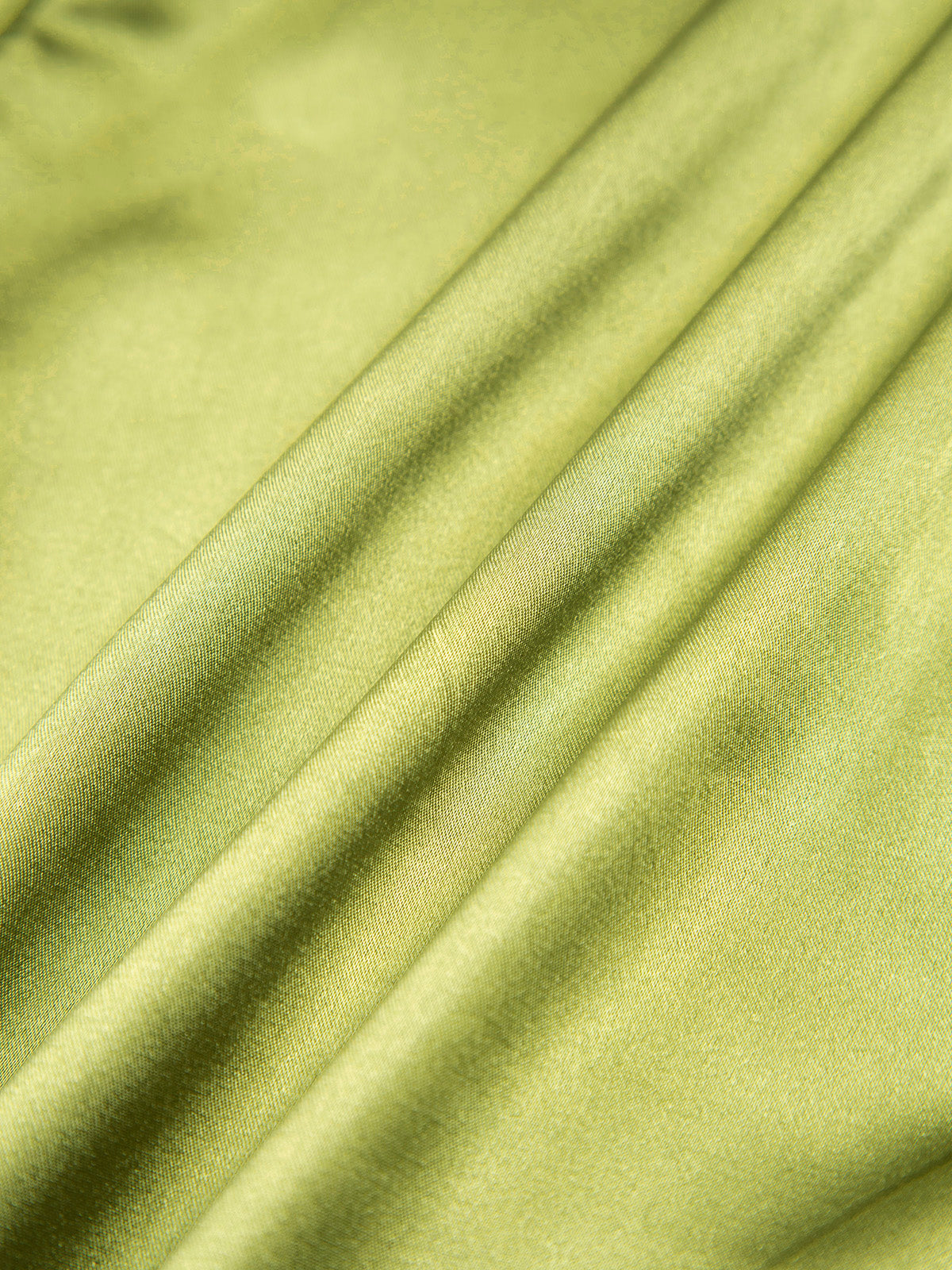 Robe Courte Satinée | Polyester Extensible | Appliqués Floraux | Soirées d’Été