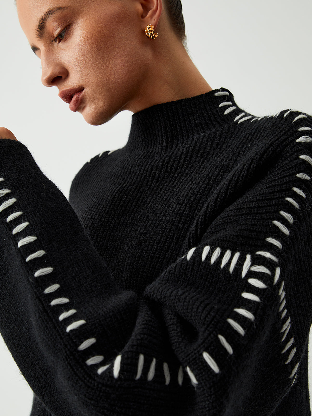 Pull Femme | Détails Contrastés et Coupe Ample | Idéal pour un look moderne et structuré