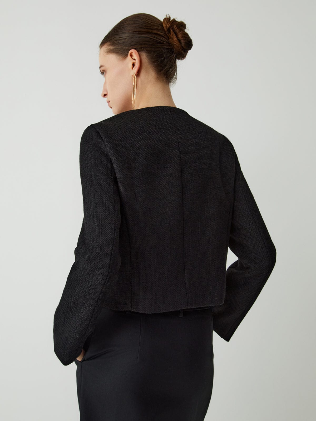 Veste Femme Chic | Coupe Courte Structurée | Look Élégant pour Bureau ou Sorties