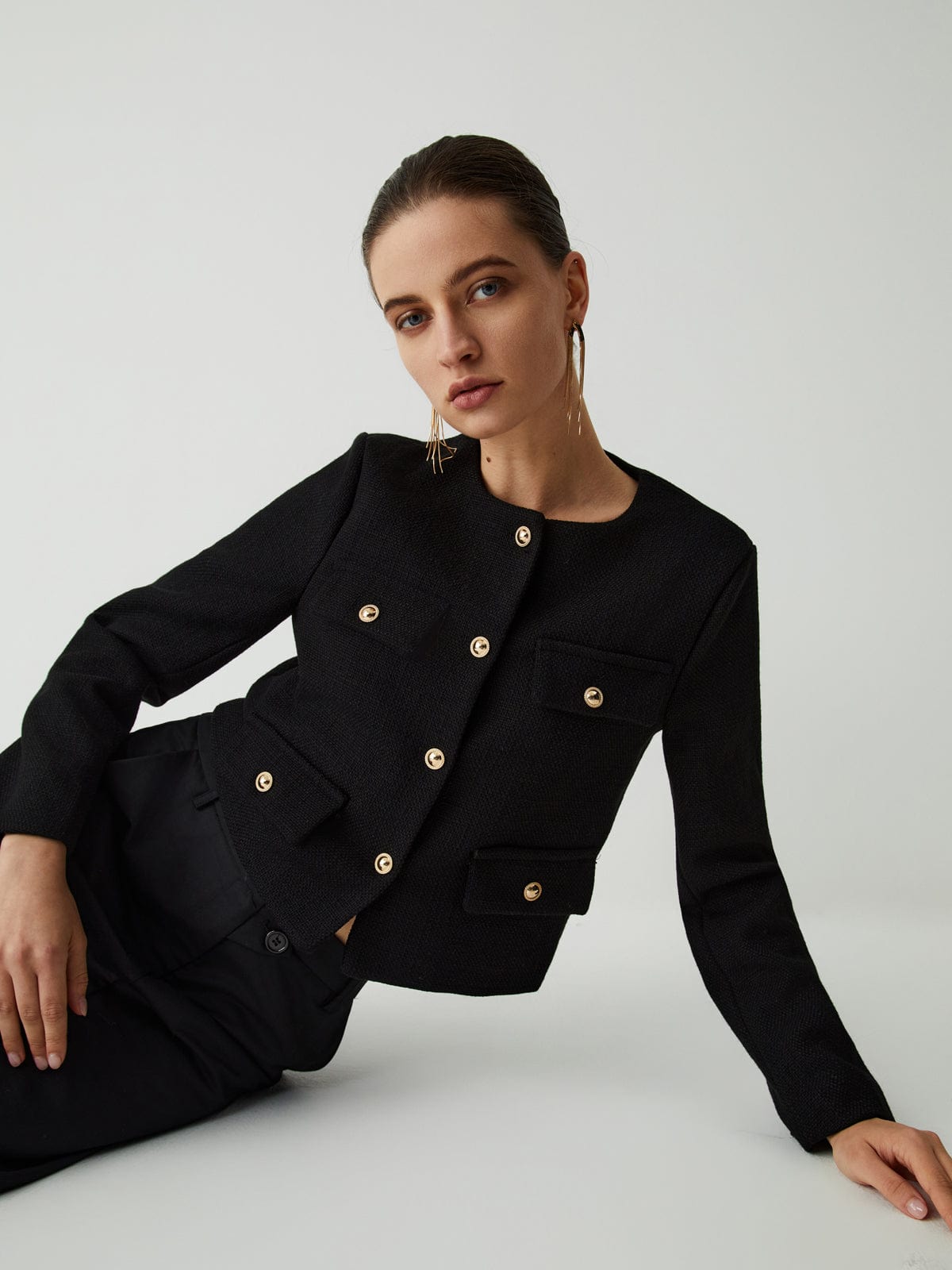 Veste Femme Chic | Coupe Courte Structurée | Look Élégant pour Bureau ou Sorties