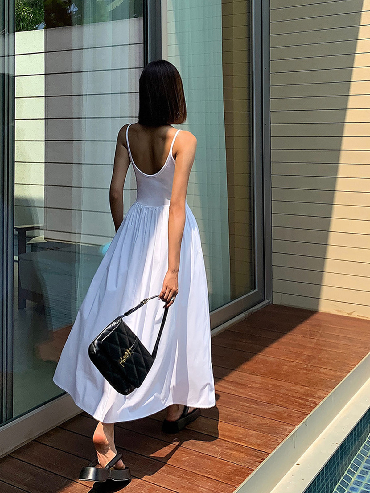 Robe Midi | Dentelle Overlay | Tissu Satiné | Parfaite pour soirées et cocktails