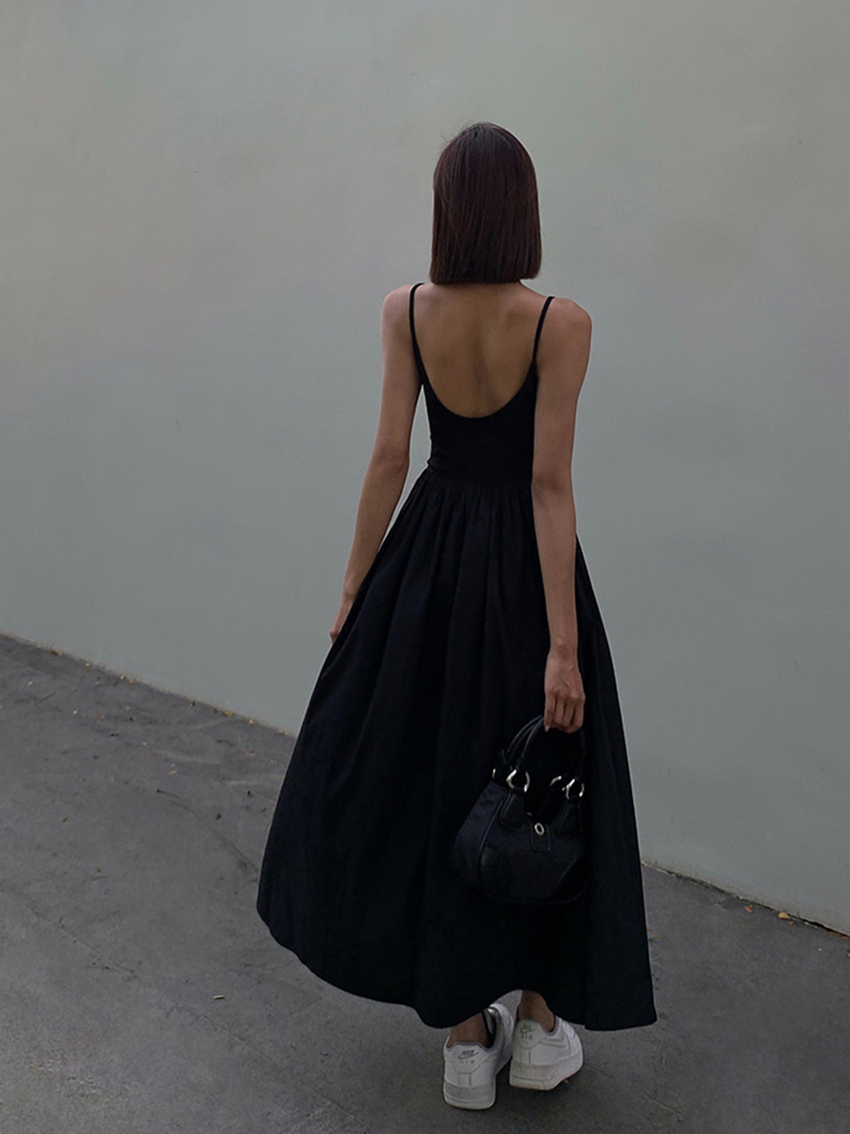 Robe Midi | Dentelle Overlay | Tissu Satiné | Parfaite pour soirées et cocktails