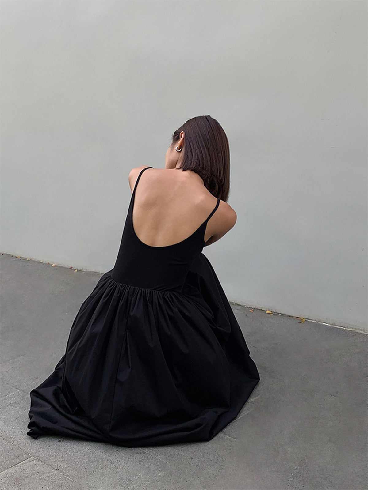Robe Midi | Dentelle Overlay | Tissu Satiné | Parfaite pour soirées et cocktails