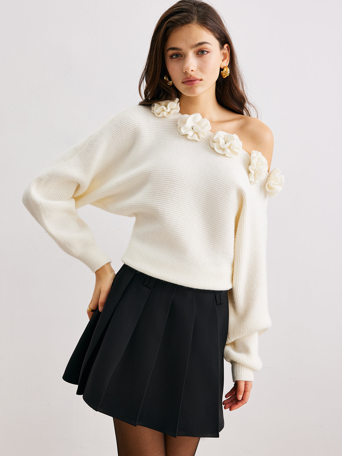 Pull Asymétrique | Maille Douce | Détails Floraux | Look Élégant pour Sorties
