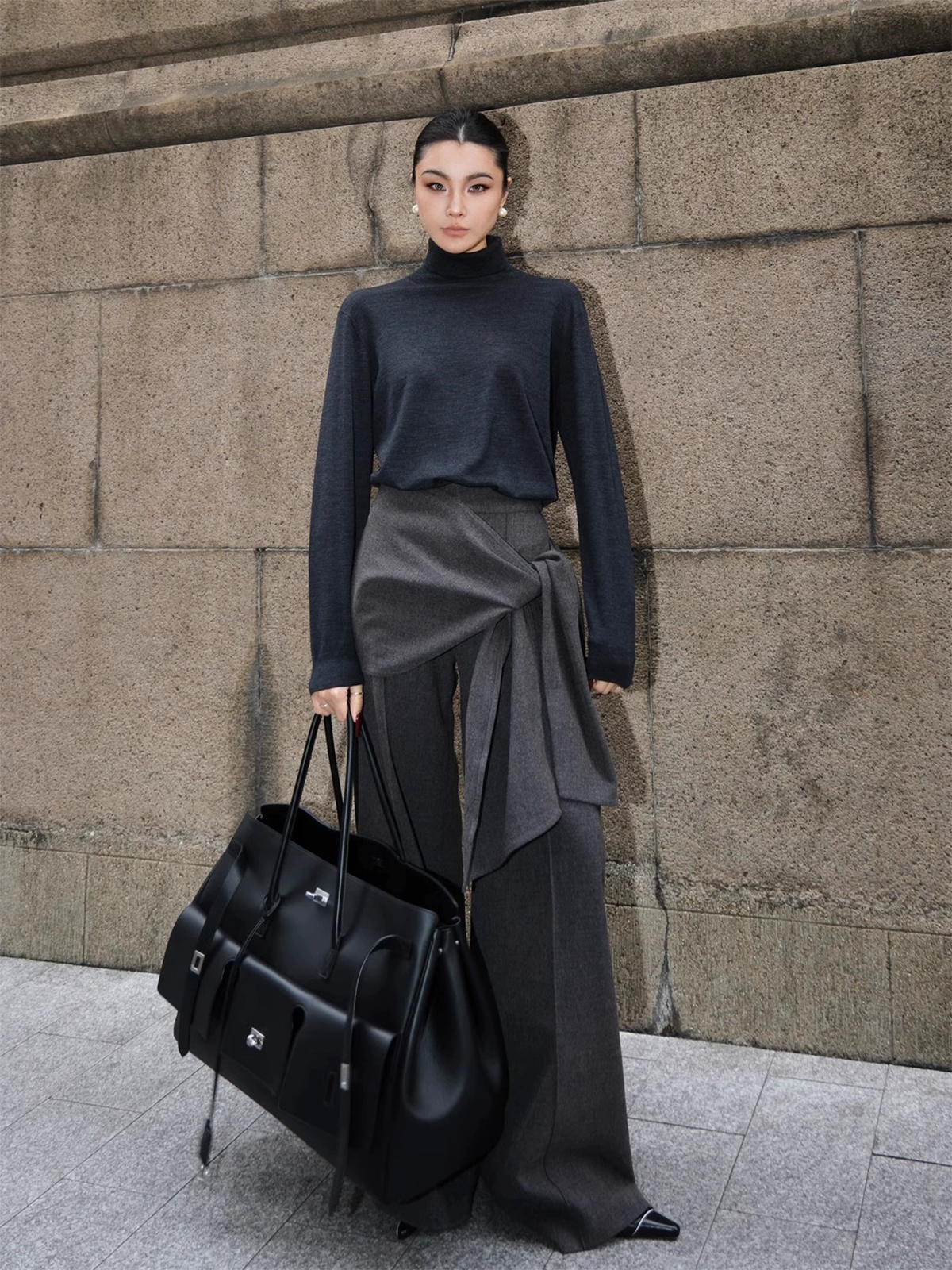 Pantalon Large Femme | Drapé et Élégant | Idéal pour un look de bureau moderne ou une sortie citadine
