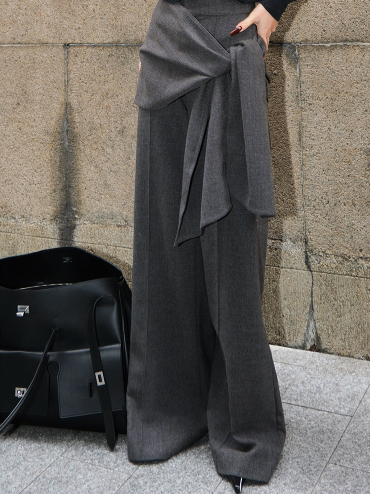 Pantalon Large Femme | Drapé et Élégant | Idéal pour un look de bureau moderne ou une sortie citadine