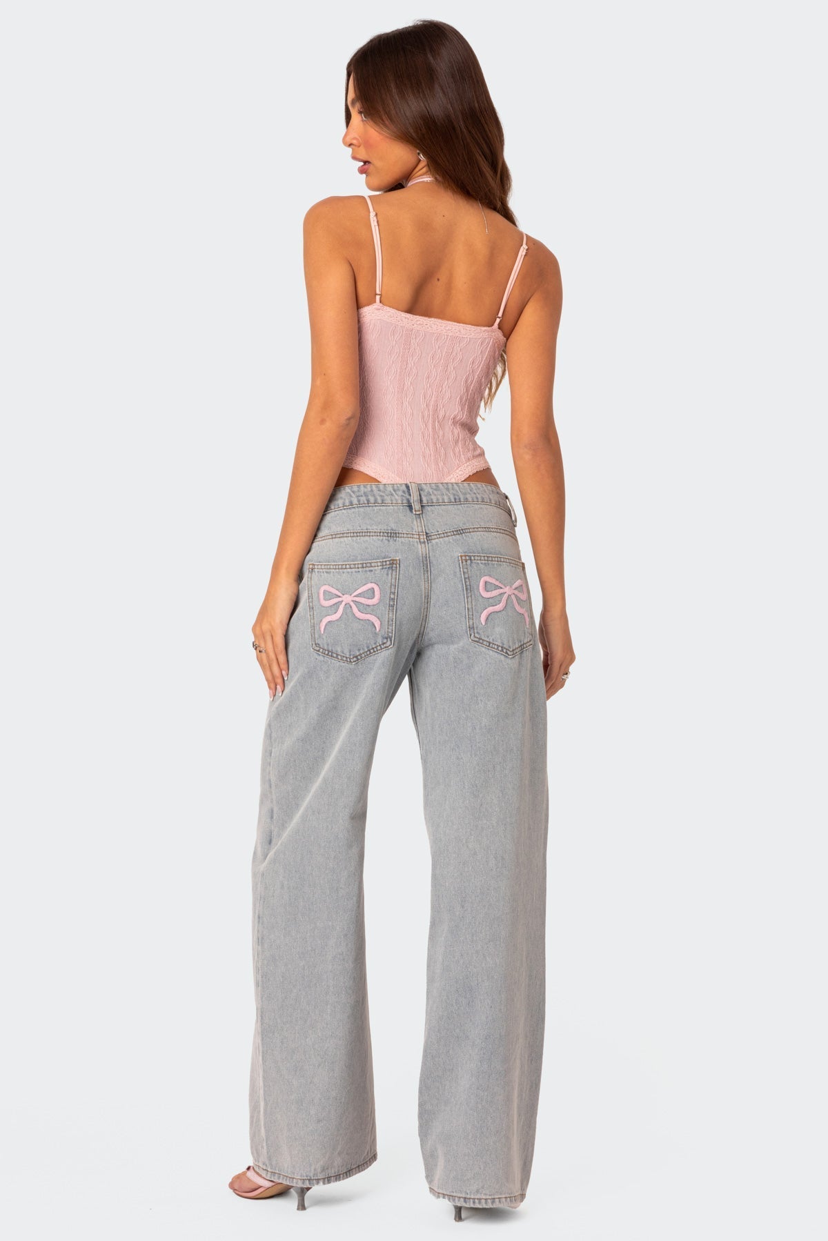 Jean Large | Détails Brodés | Taille Mi-Haute | Idéal pour un look casual-féminin tendance