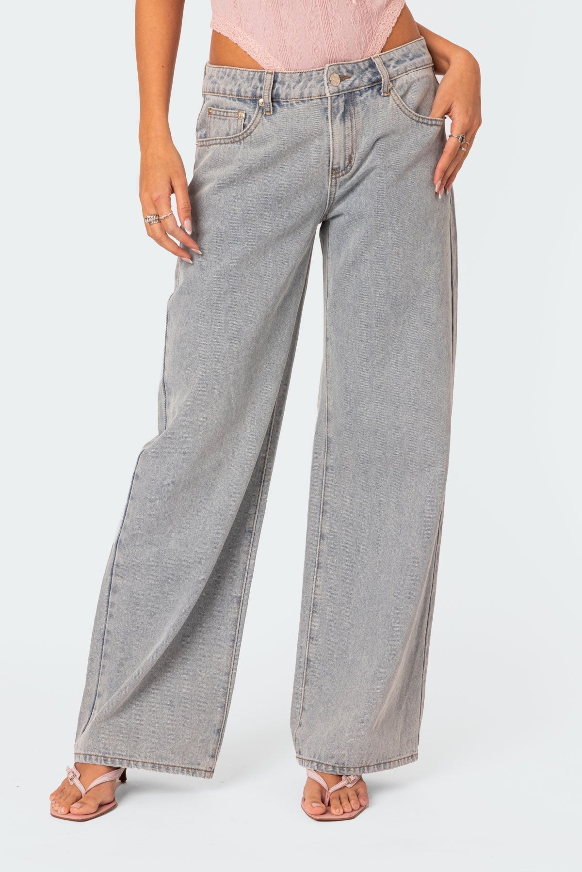 Jean Large | Détails Brodés | Taille Mi-Haute | Idéal pour un look casual-féminin tendance