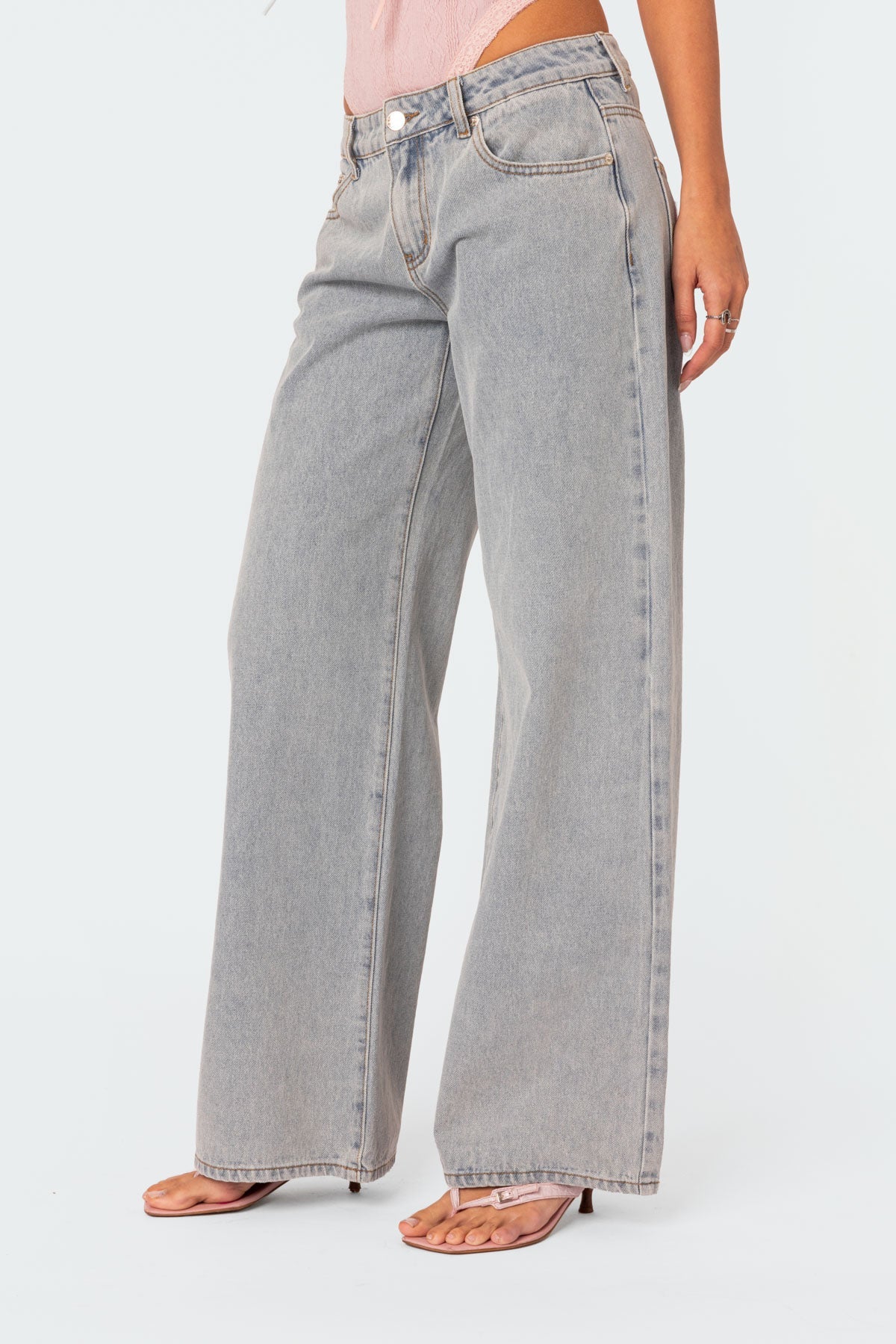 Jean Large | Détails Brodés | Taille Mi-Haute | Idéal pour un look casual-féminin tendance