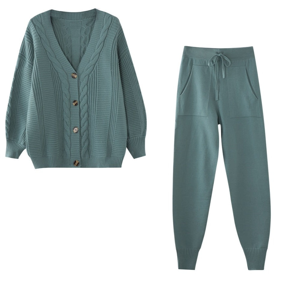 Ensemble Maille Femme | Cardigan Boutonné & Pantalon Confort | Look Cocooning et Élégant | Idéal pour l’automne ou la maison