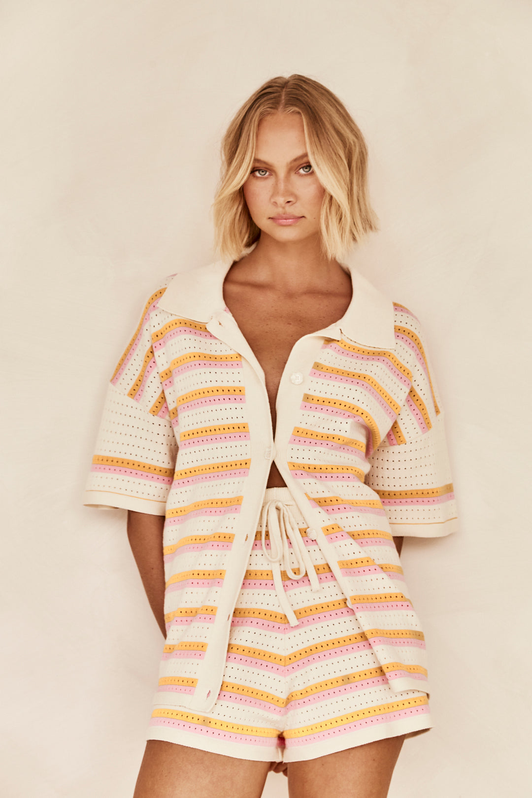 Ensemble Décontracté | Haut Oversize et Short | Maille Respirante Rayée | Parfait pour Été et Détente