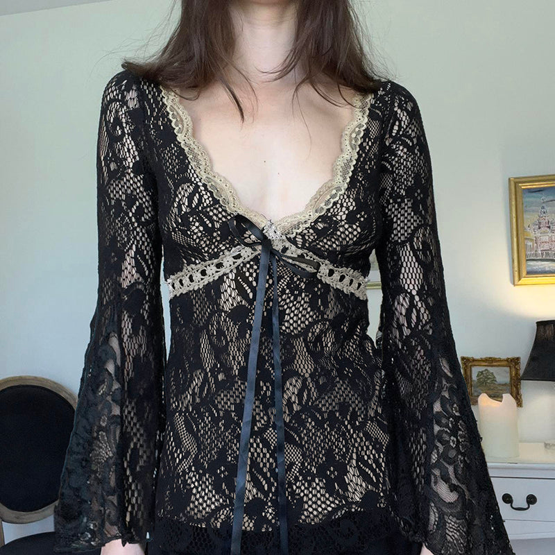Top Dentelle | Laçage | Manches Évasées | Idéal pour soirées chics