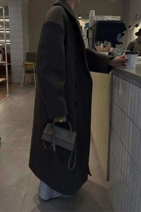 Manteau Long Élégant | Coupe Droite et Minimaliste | Parfait pour l’Automne et les Looks de Bureau
