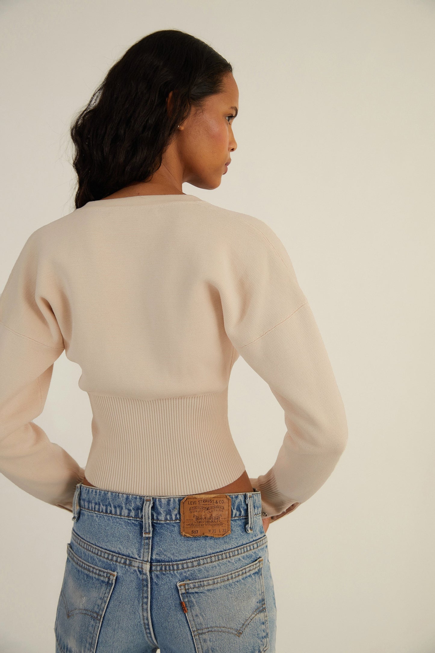 Cardigan ajusté | Taille marquée et boutons élégants | Pour les looks modernes et raffinés