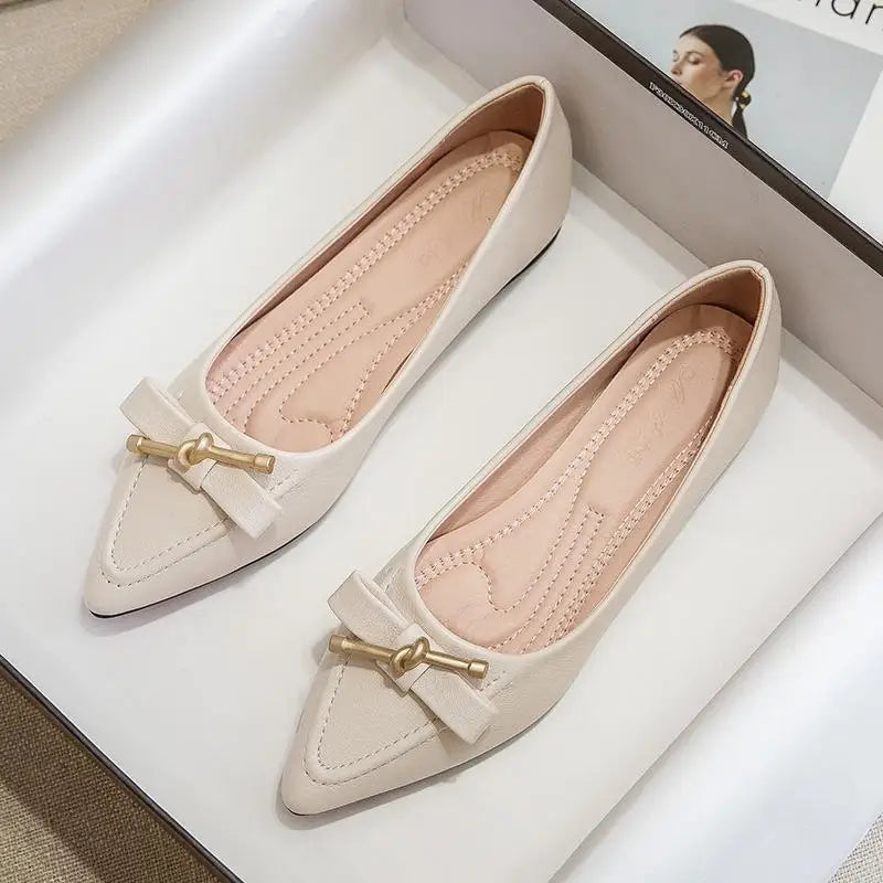 Ballerines Élégantes | Bout Pointu | Nœud et Détail Doré | Idéales pour Bureau et Tenues Chic