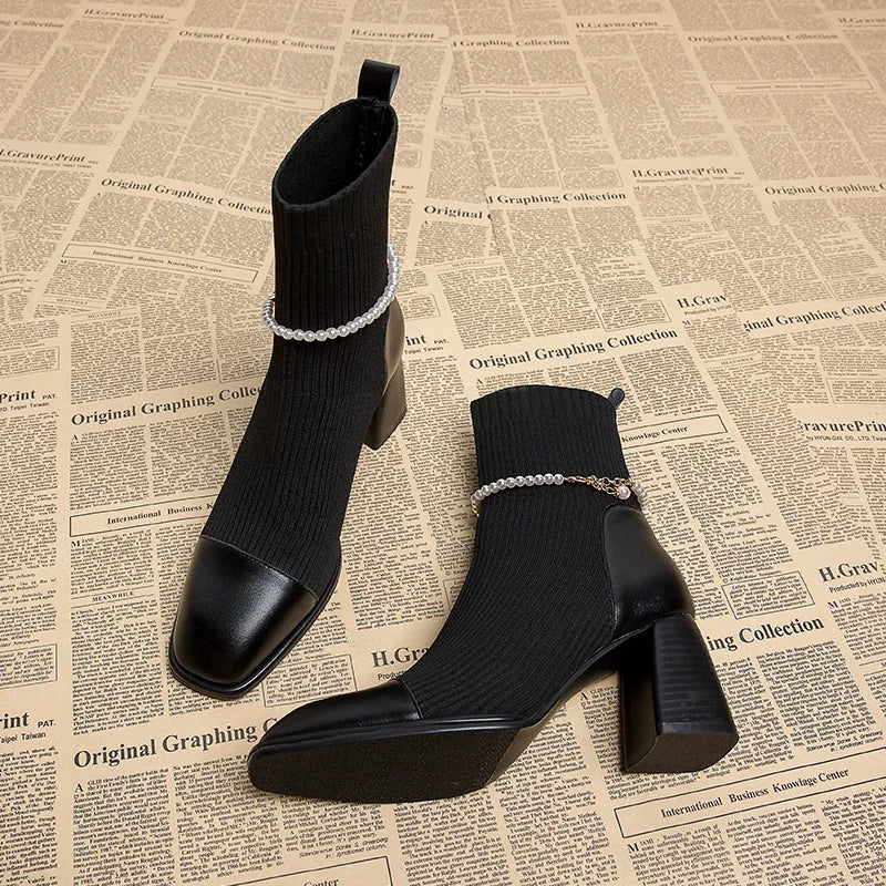 Bottines Élégantes | Bracelet Perlé et Talon Bloc | Idéales pour un look chic et féminin