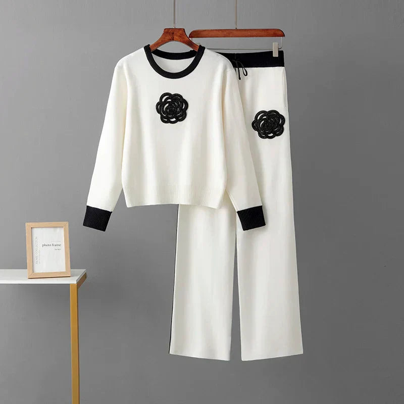 Ensemble Femme | Broderie Élégante & Confort Tricot | Parfait pour Détente ou Sortie Casual