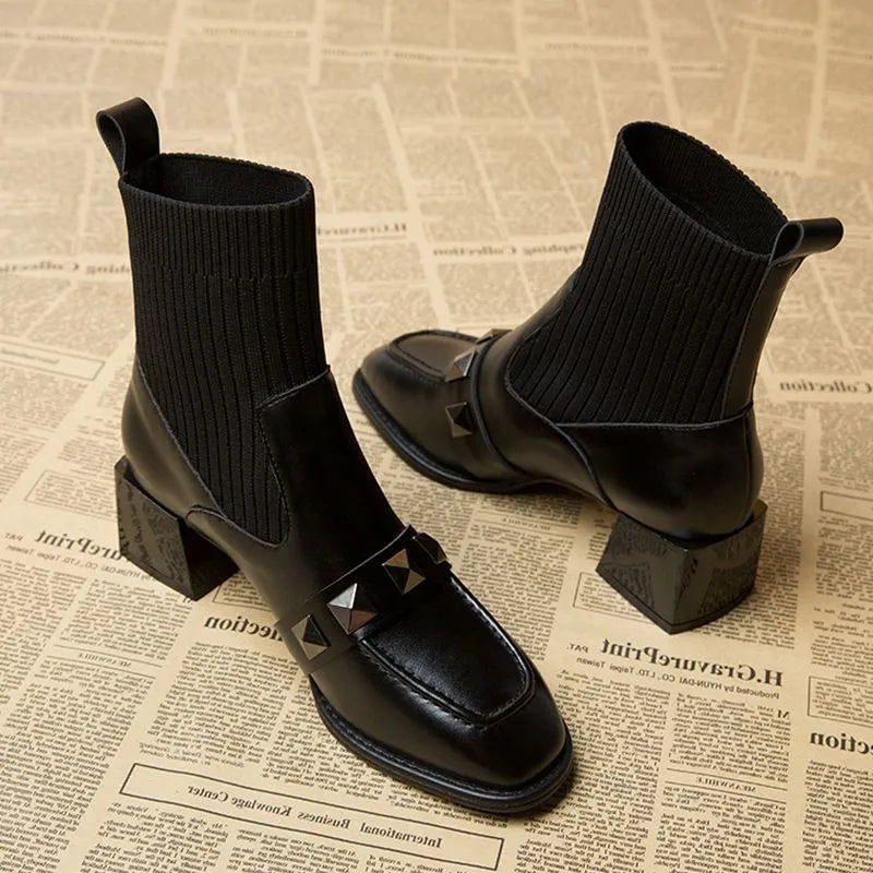 Bottines Modernes | Clous Décoratifs et Talon Bloc | Parfaites pour un look audacieux et structuré