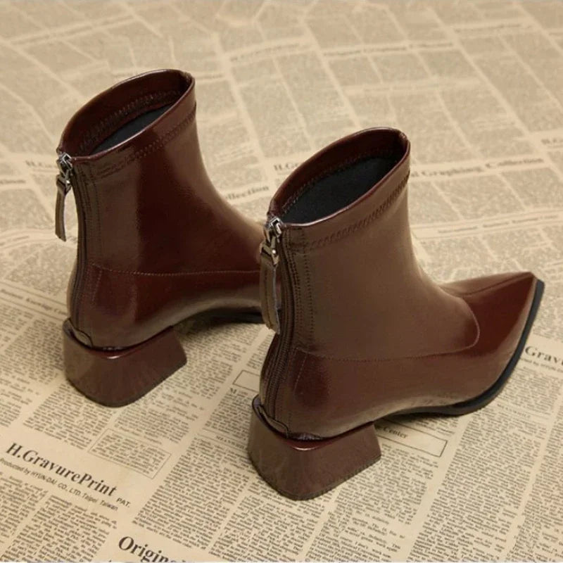 Bottines Pointues | Cuir Verni Brillant | Élégance Urbaine | Sorties Citadines