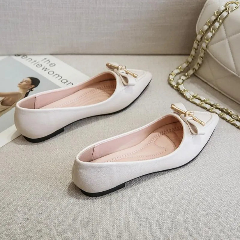 Ballerines Élégantes | Bout Pointu | Nœud et Détail Doré | Idéales pour Bureau et Tenues Chic