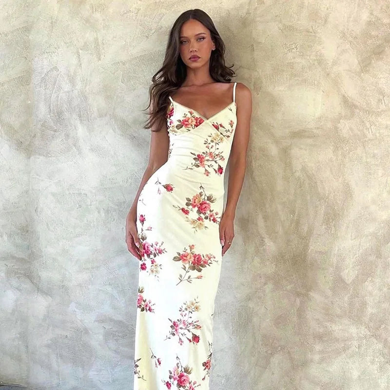 Robe Fleurie | Coupe Ajustée Élégante | Bretelles Fines | Parfaite pour Été, Brunch ou Garden-Party