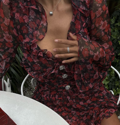 Robe Fleurie | Tissu Léger | Manches Longues | Idéale pour un brunch ou une sortie estivale