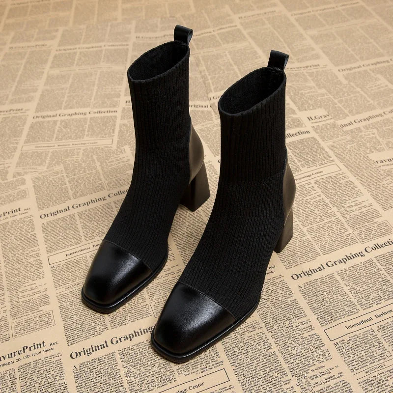 Bottines Élégantes | Bracelet Perlé et Talon Bloc | Idéales pour un look chic et féminin