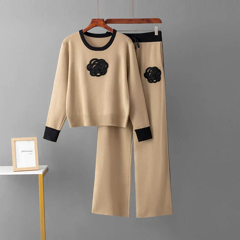 Ensemble Femme | Broderie Élégante & Confort Tricot | Parfait pour Détente ou Sortie Casual