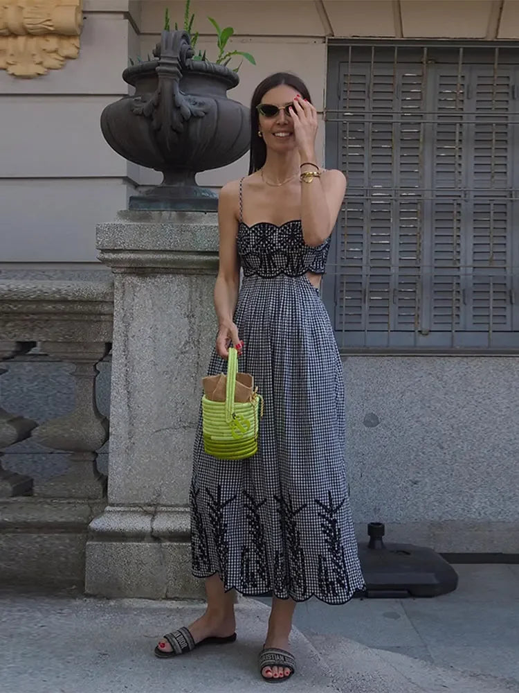 Robe Vichy | Coton Léger | Bretelles Fines et Broderies | Pour Été en Ville ou en Vacances
