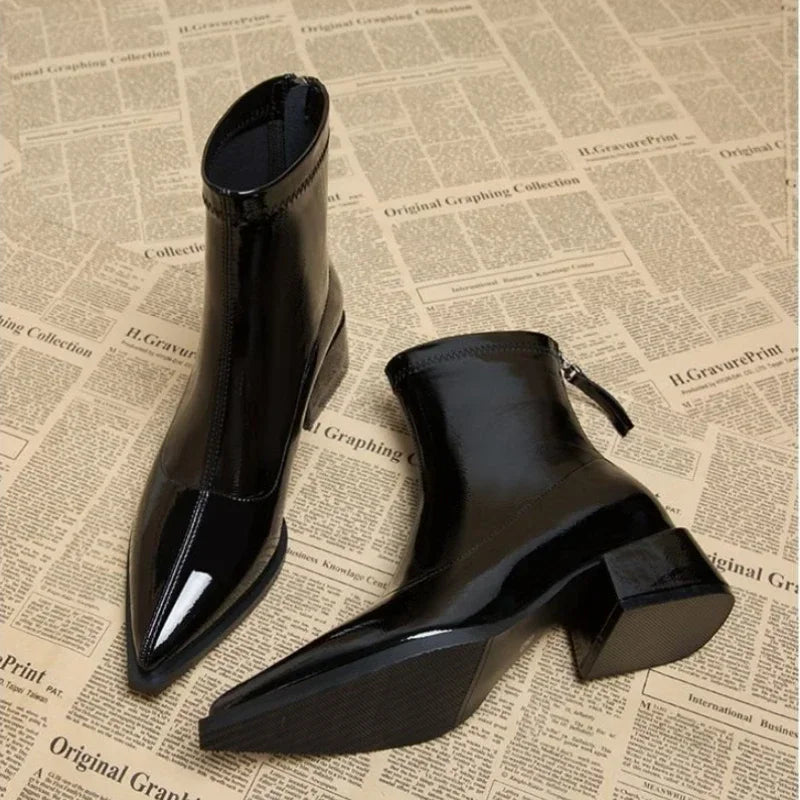 Bottines Pointues | Cuir Verni Brillant | Élégance Urbaine | Sorties Citadines