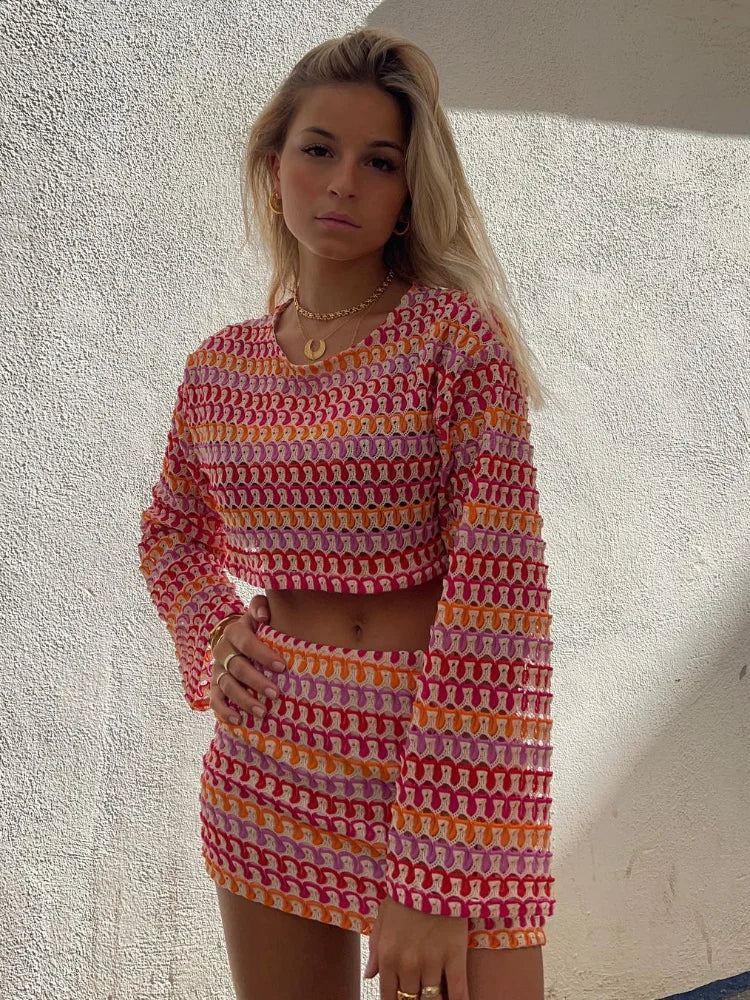 Ensemble Tendance | Top Manches Longues et Mini Jupe | Motif Coloré | Parfait pour Été et Festivals