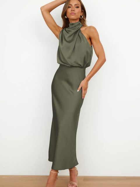 Robe Longue Satinée Noire | Élégance Intemporelle | Fluide et Confortable