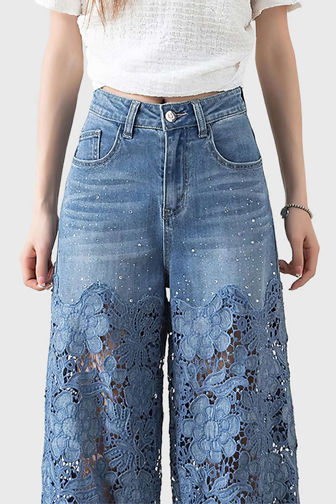Jean Large Femme | Broderie Florale et Effet Ajouré | Idéal pour Soirées Estivales ou Tenues Tendance