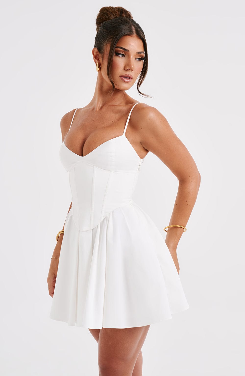 Robe Courte | Corset Structuré et Jupe Fluide | Idéale pour une soirée ou un événement estival