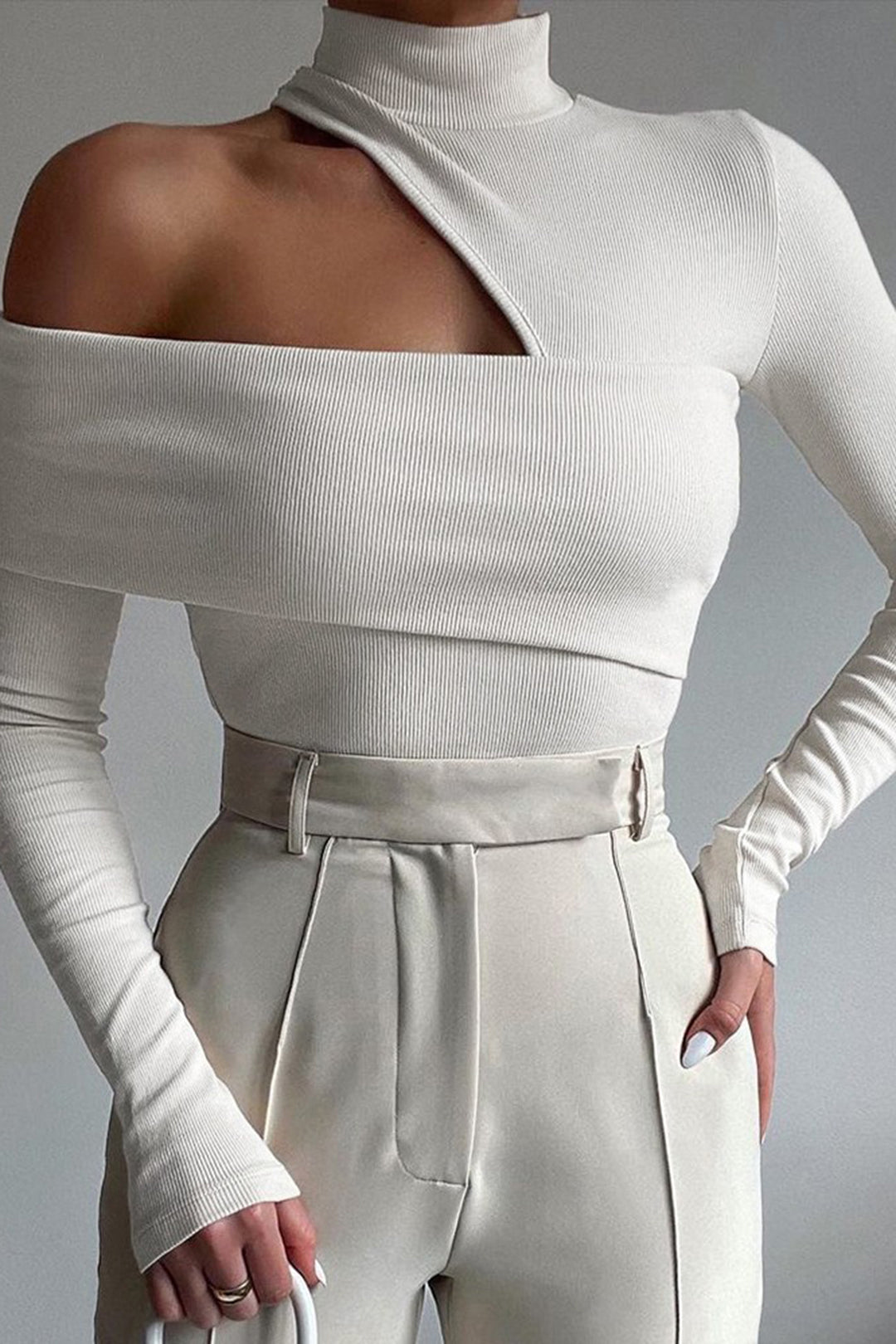 Top Asymétrique | Maille Stretch | Découpe Unique | Idéal pour soirées élégantes