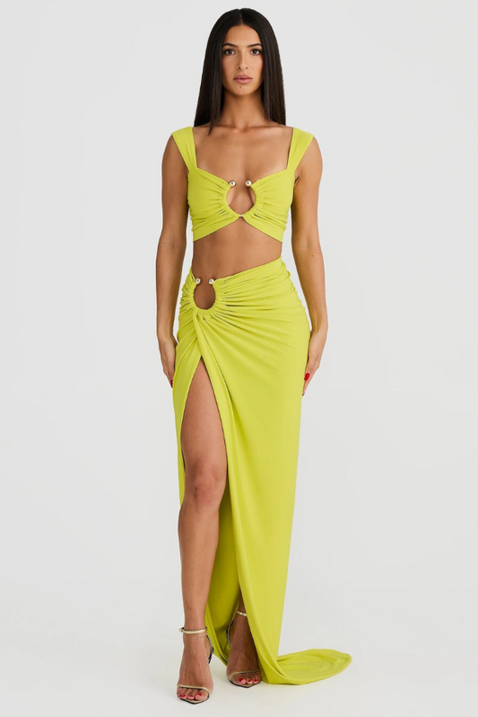 Robe Sculpturale | Polyester Extensible | Découpes Audacieuses | Soirées d’été