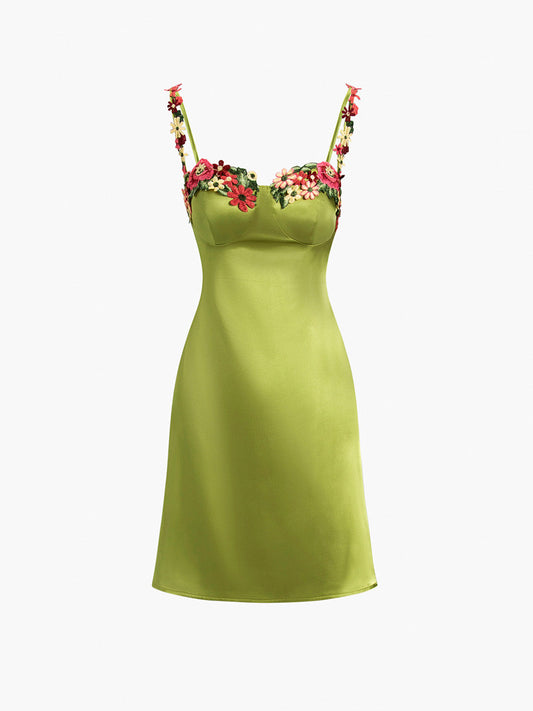 Robe Courte Satinée | Polyester Extensible | Appliqués Floraux | Soirées d’Été
