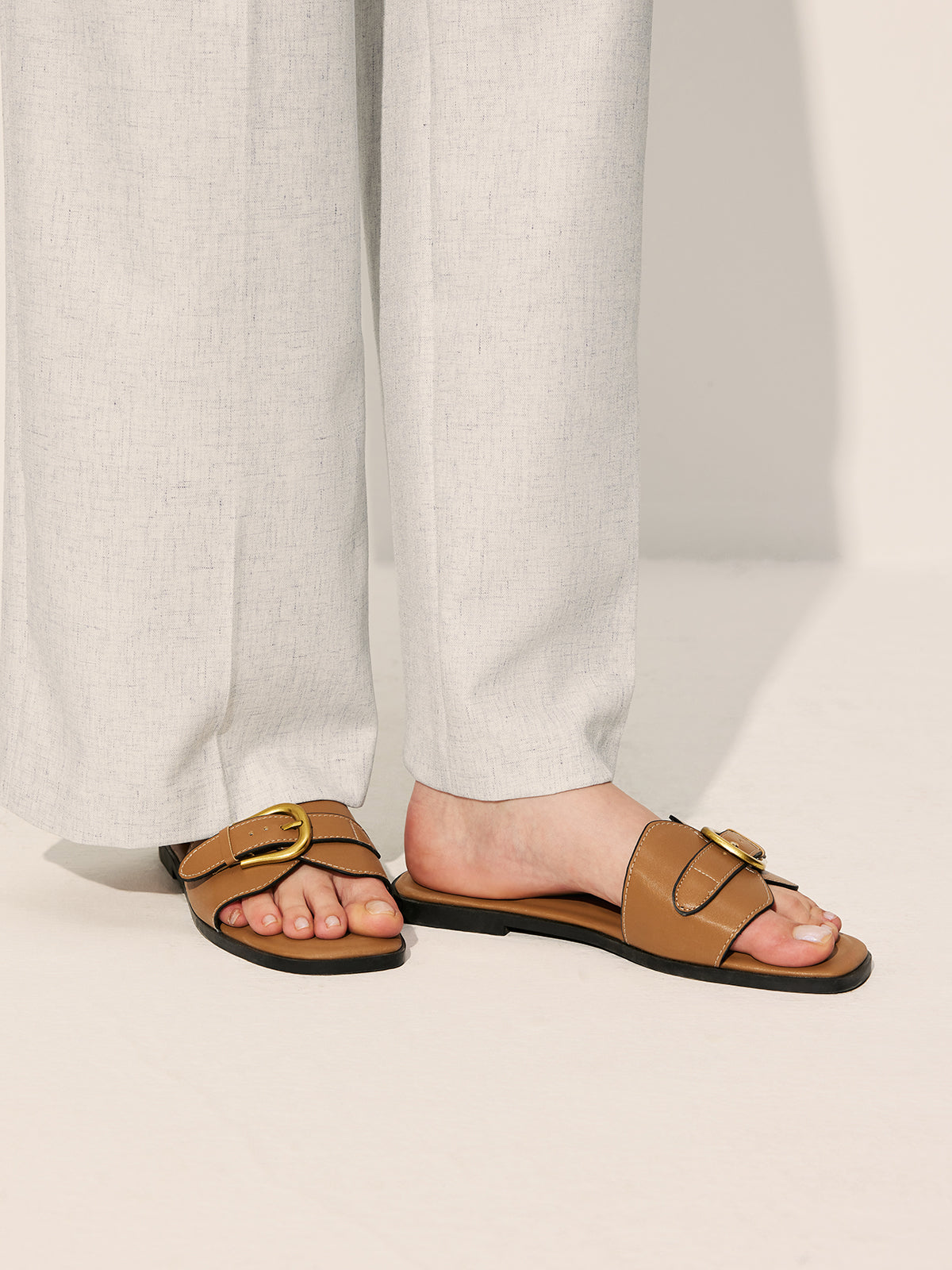 Sandales Plates | Cuir Synthétique | Confort Estival | Tenues Décontractées