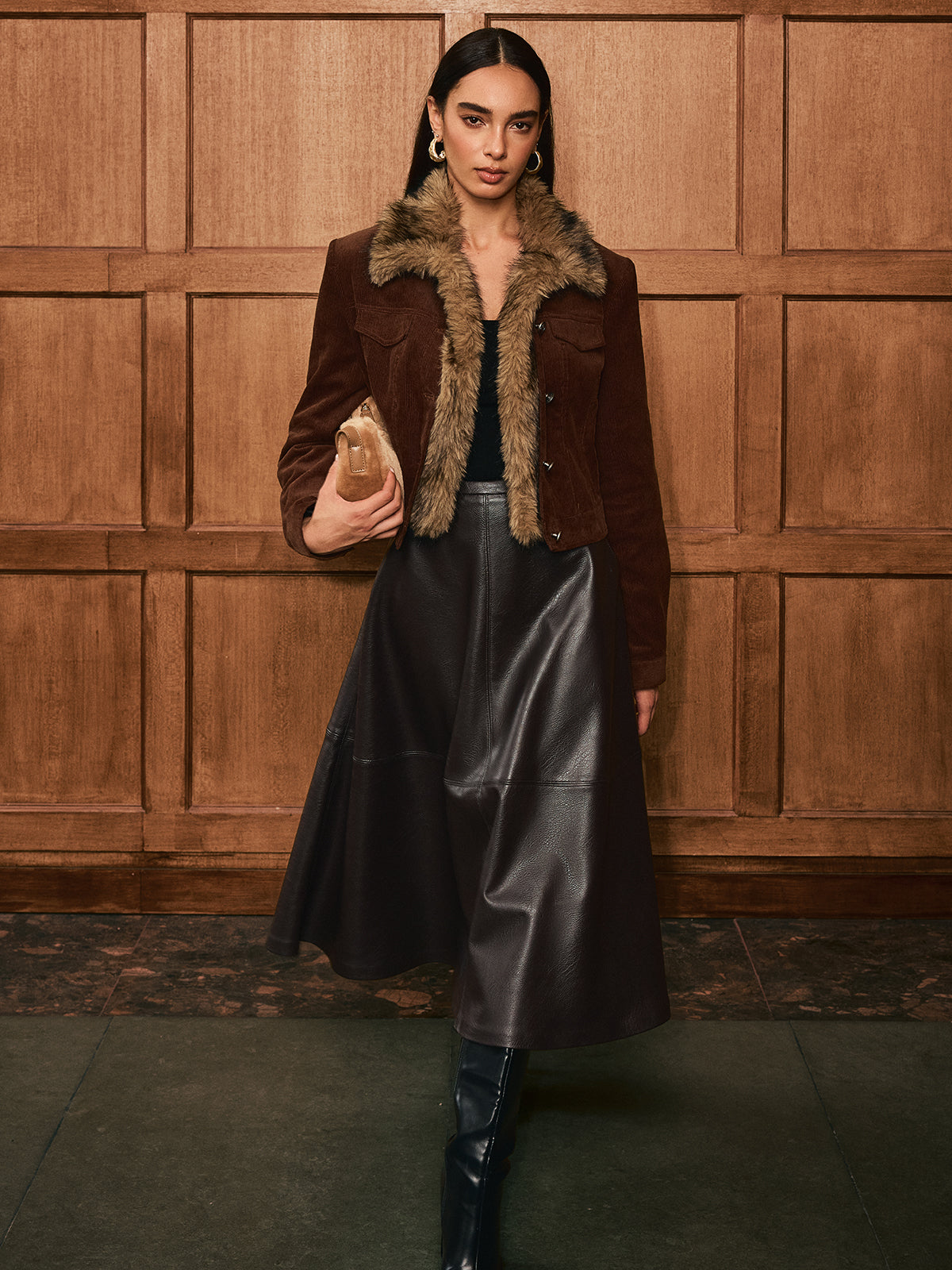 Veste Femme en Velours Côtelé avec Col en Fausse Fourrure | Style Court & Chic d’Hiver