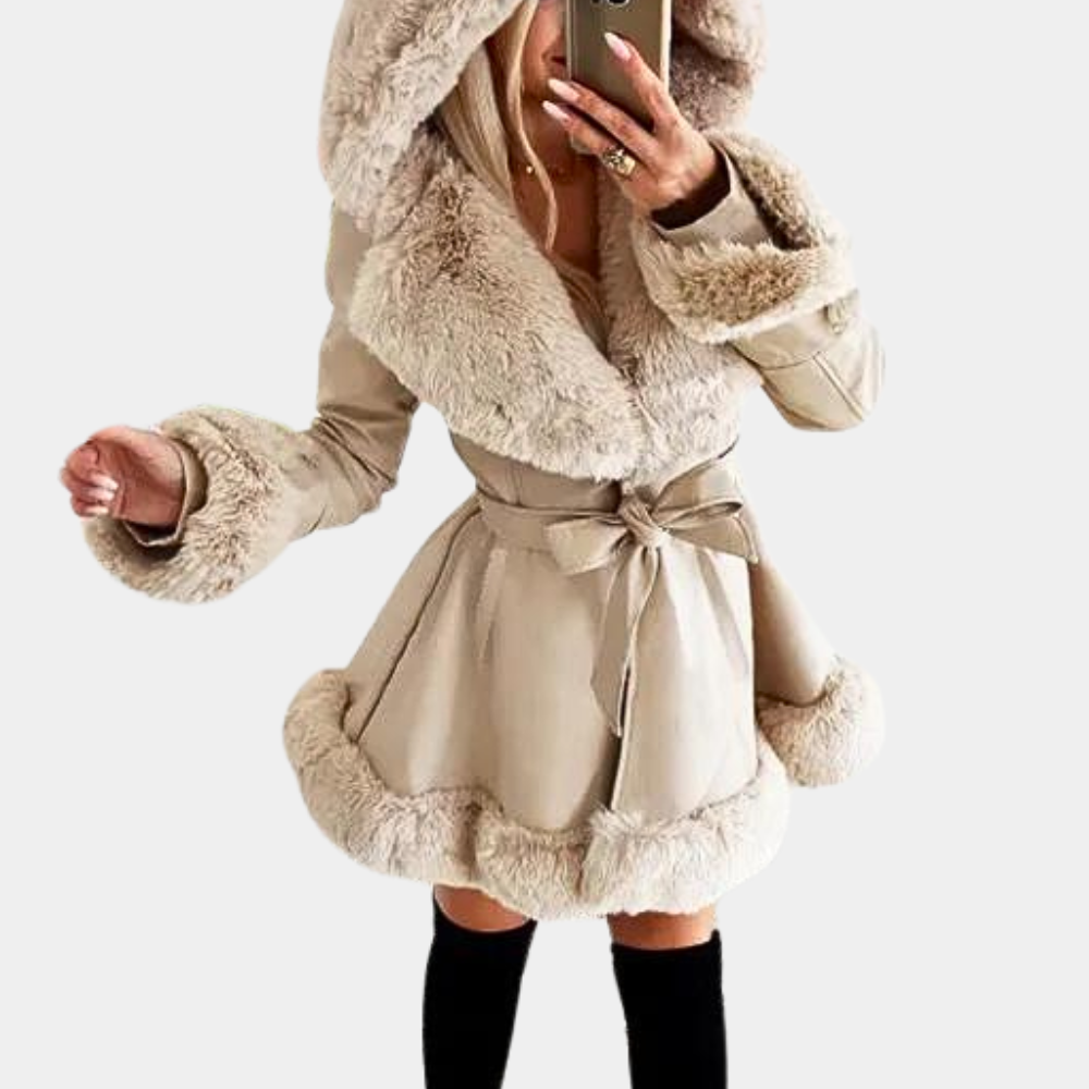Manteau Court à Capuche en Fausse Fourrure | Élégance Féminine & Chaleur Hivernale