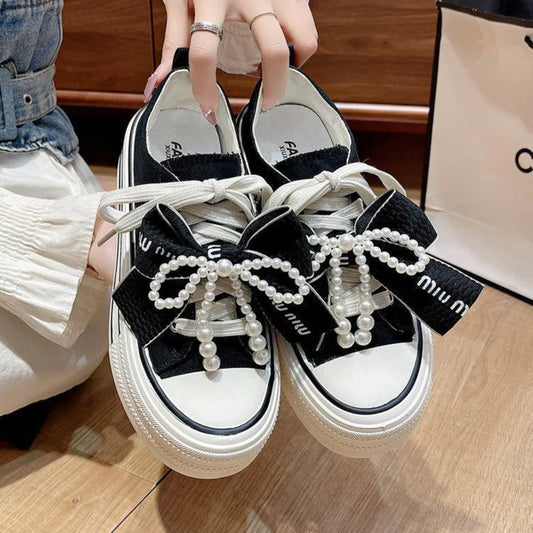 Sneakers Plateformes | Détail Perles & Nœud | Style Original et Féminin | Idéales pour un Look Tendance