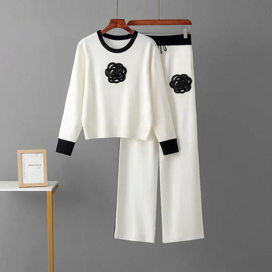 Ensemble Femme | Broderie Élégante & Confort Tricot | Parfait pour Détente ou Sortie Casual